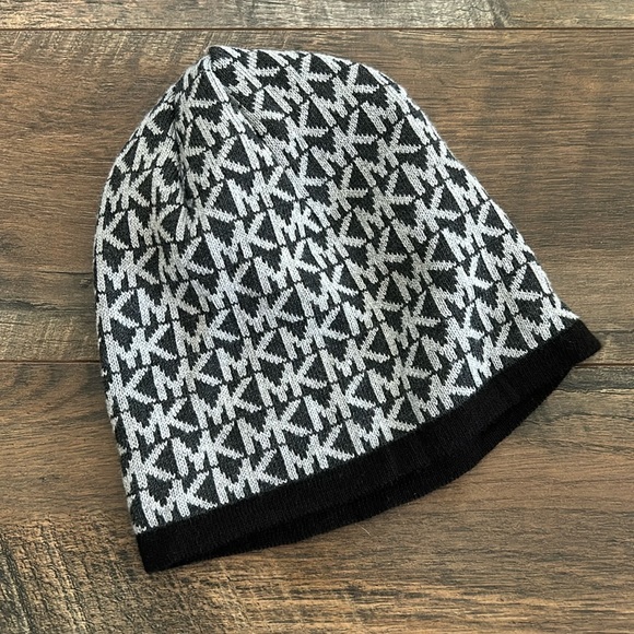 MICHAEL Michael Kors Beanie - Picture 1 of 4